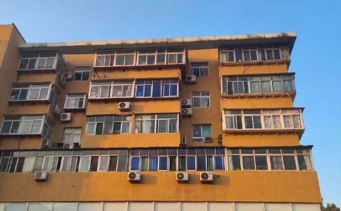 �����н��¶��ܽ�