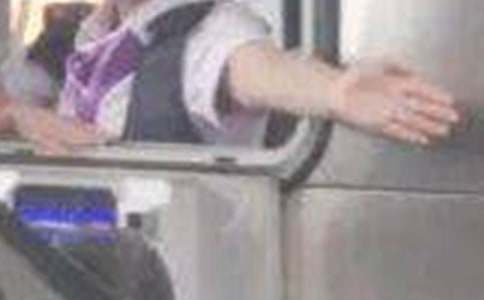 ҽԺ�շ�Ա���ո��˹����ܽ�